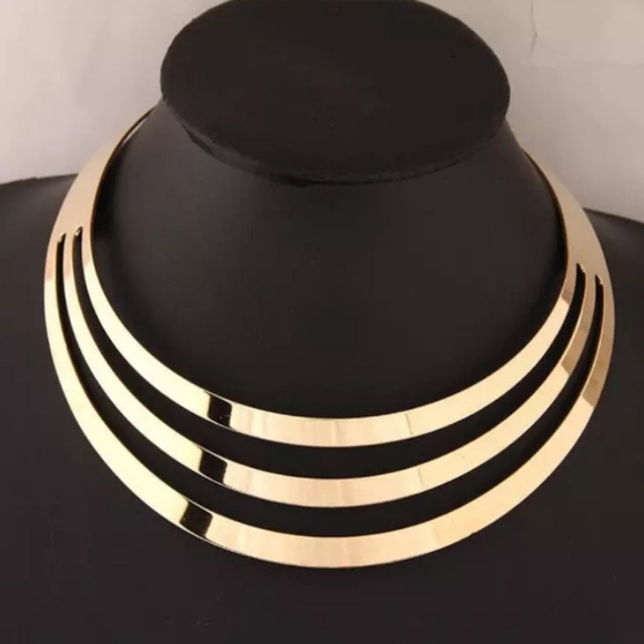 NECKLACE - Picture 4 of 5